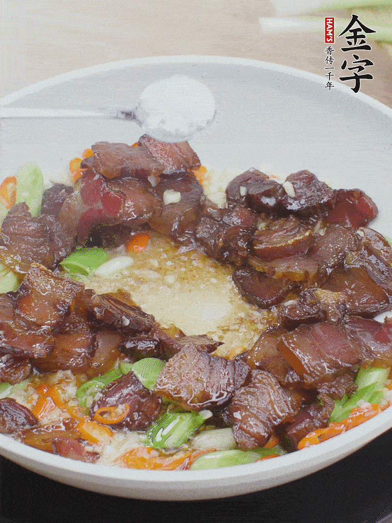 下醬油肉，一點(diǎn)生抽、白糖調(diào)味。